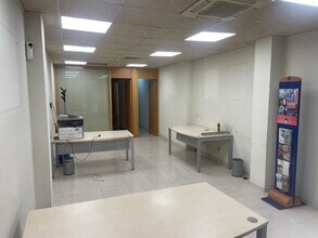 Bureau/Commerce de détail dans Barcelone, Barcelona à louer Photo intérieure- Image 1 de 7