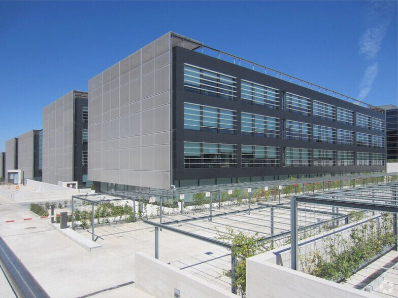 Calle de José Echegaray, 6, Las Rozas de Madrid, Madrid à louer - Photo du bâtiment - Image 3 de 7