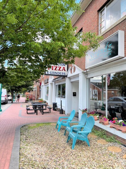 75-87 Market Sq, Newington, CT à louer - Photo du bâtiment - Image 2 de 11