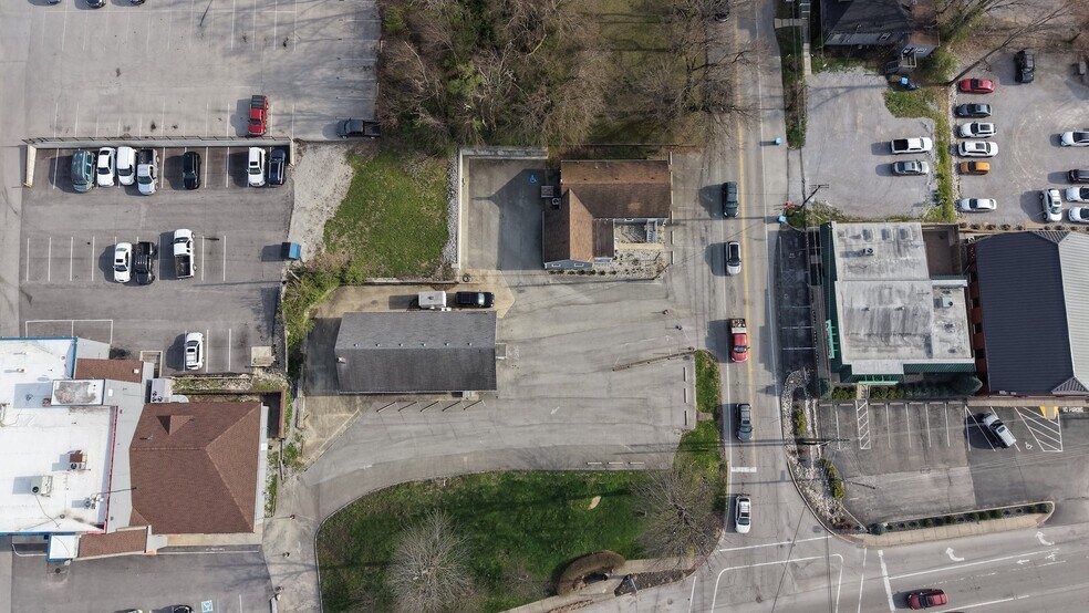 11702 Shelbyville Rd portefeuille de 2 propriétés à vendre sur LoopNet.ca - Photo du bâtiment - Image 3 de 5