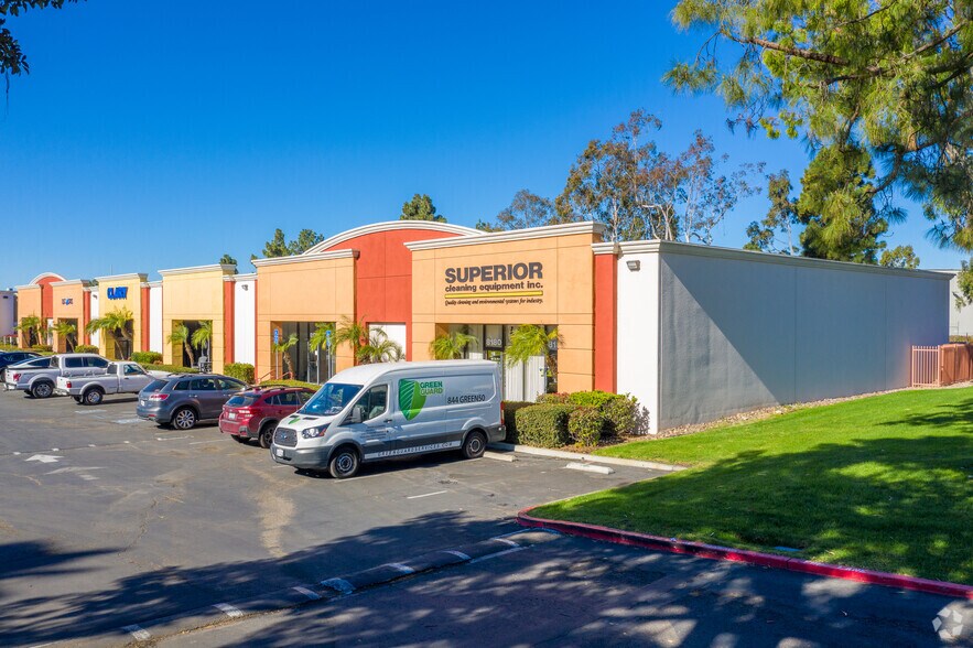 8164-8166 Miramar Rd, San Diego, CA à louer - Photo du bâtiment - Image 3 de 5
