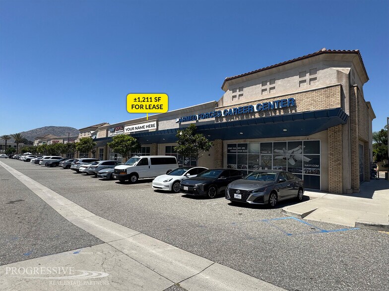10660 Sierra Ave, Fontana, CA à louer - Photo du bâtiment - Image 2 de 7