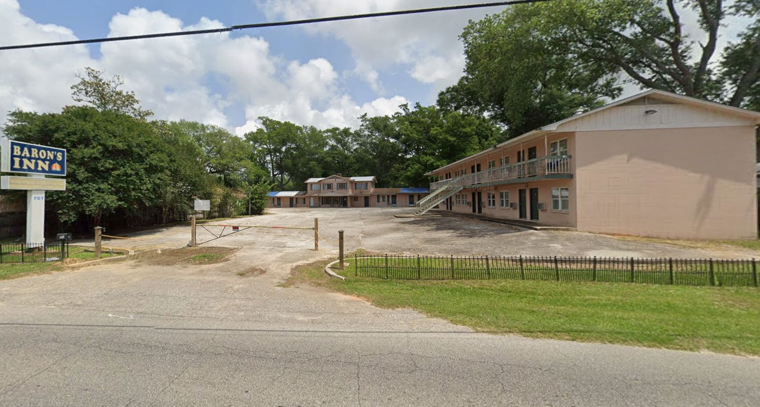 701 S Mobile St, Fairhope, AL for sale Primary Photo- Image 1 of 2