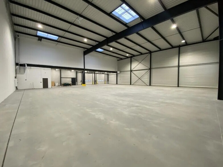 Flex in SAINT-OUEN-L'AUMONE for lease - Interior Photo - Image 2 of 12