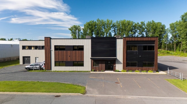 Plus de détails pour 580 Rue Rocheleau, Drummondville, QC - Industriel à vendre
