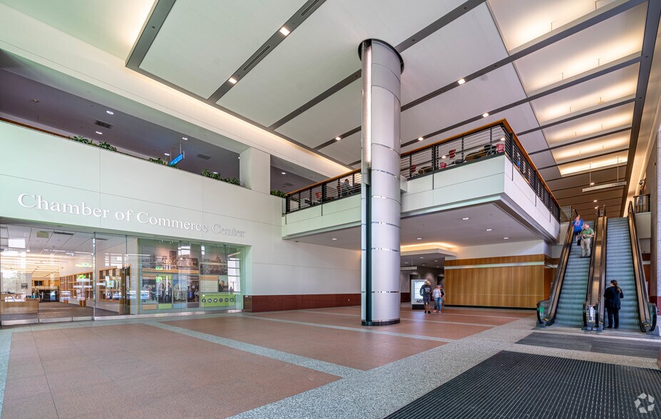 401 Robert St N, Saint Paul, MN à louer - Hall d’entrée - Image 3 de 6