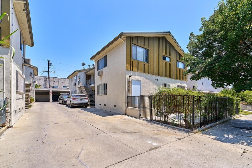 968 S New Hampshire Ave, Los Angeles, CA for sale - Building Photo - Image 2 of 9