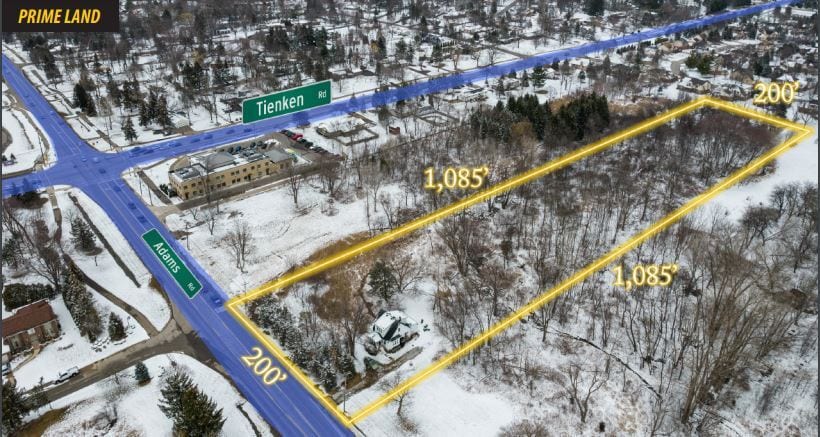 884 N Adams Rd, Rochester Hills, MI for sale - Primary Photo - Image 1 of 1