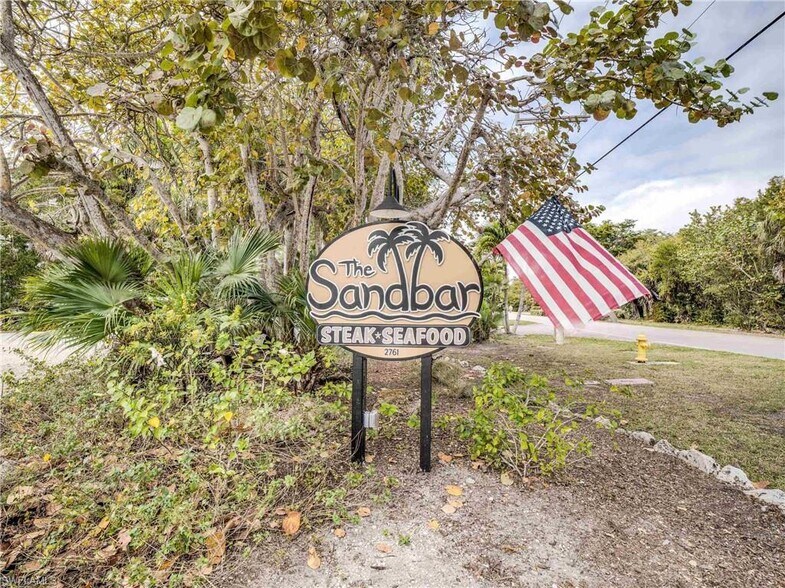 2761 W Gulf Dr, Sanibel, FL à vendre - Photo du bâtiment - Image 2 de 6
