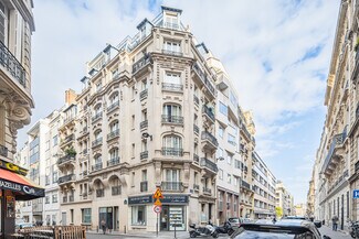 Plus de détails pour 3 Rue De Chazelles, Paris - Commerce de détail à louer