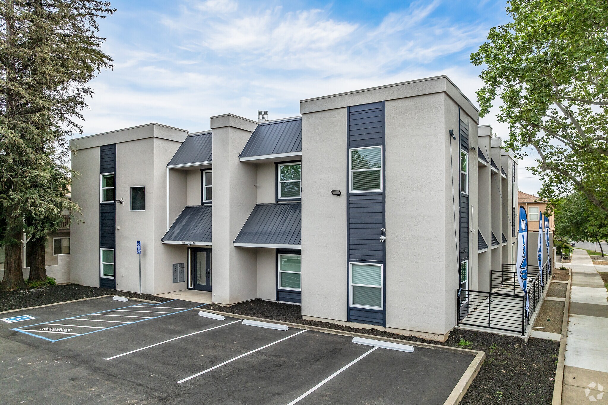 3000 T St, Sacramento, CA for sale Primary Photo- Image 1 of 34