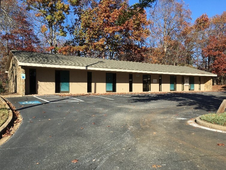 347-357 E Blackstock Rd, Spartanburg, SC for lease Building Photo- Image 1 of 2