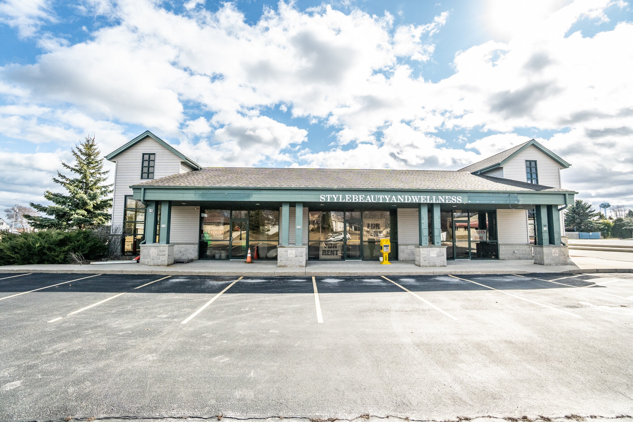 119-139 Main St, Belgium, WI for sale Primary Photo- Image 1 of 14