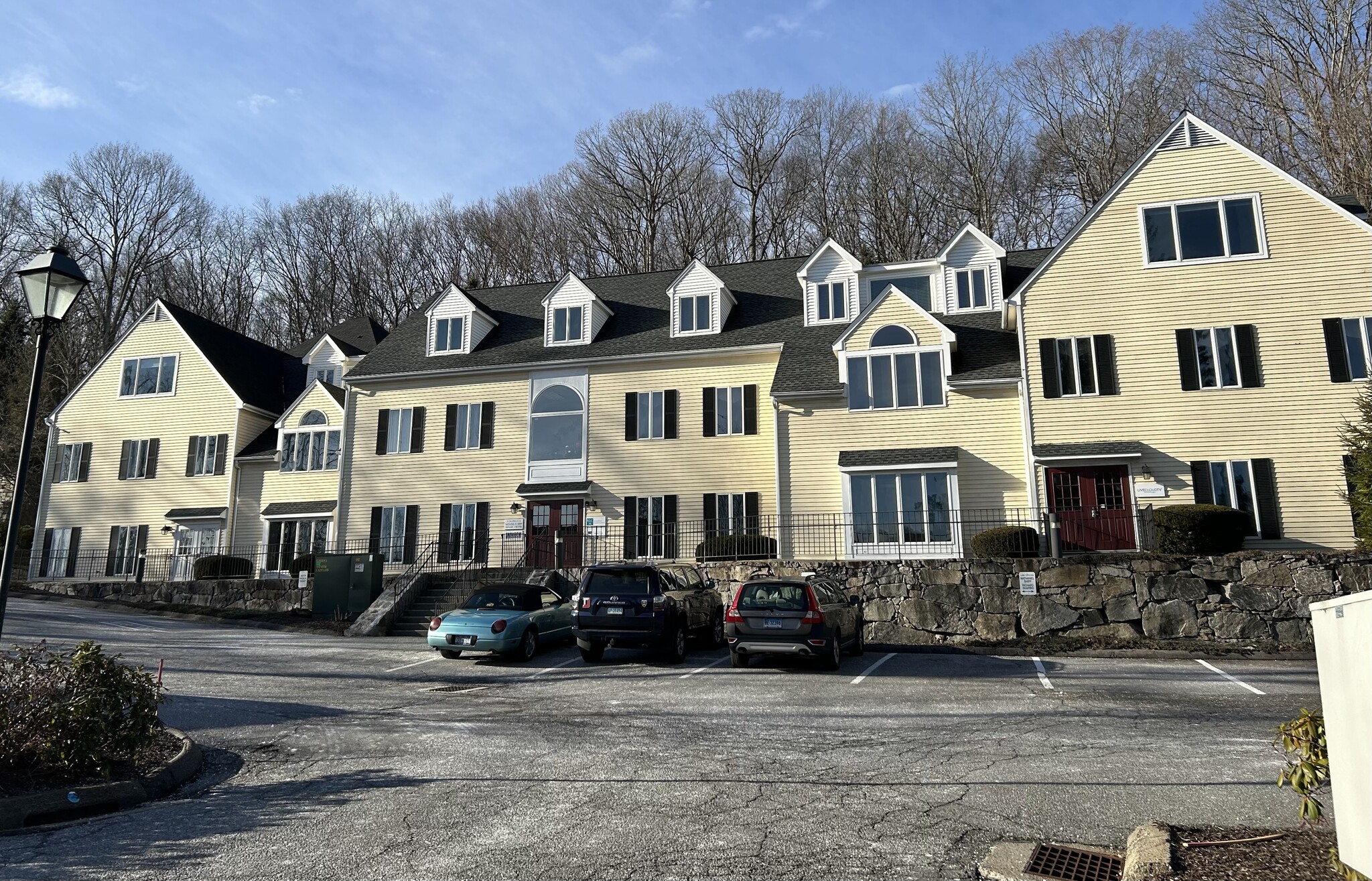 23 Hubbard Rd, Wilton, CT for sale Primary Photo- Image 1 of 23