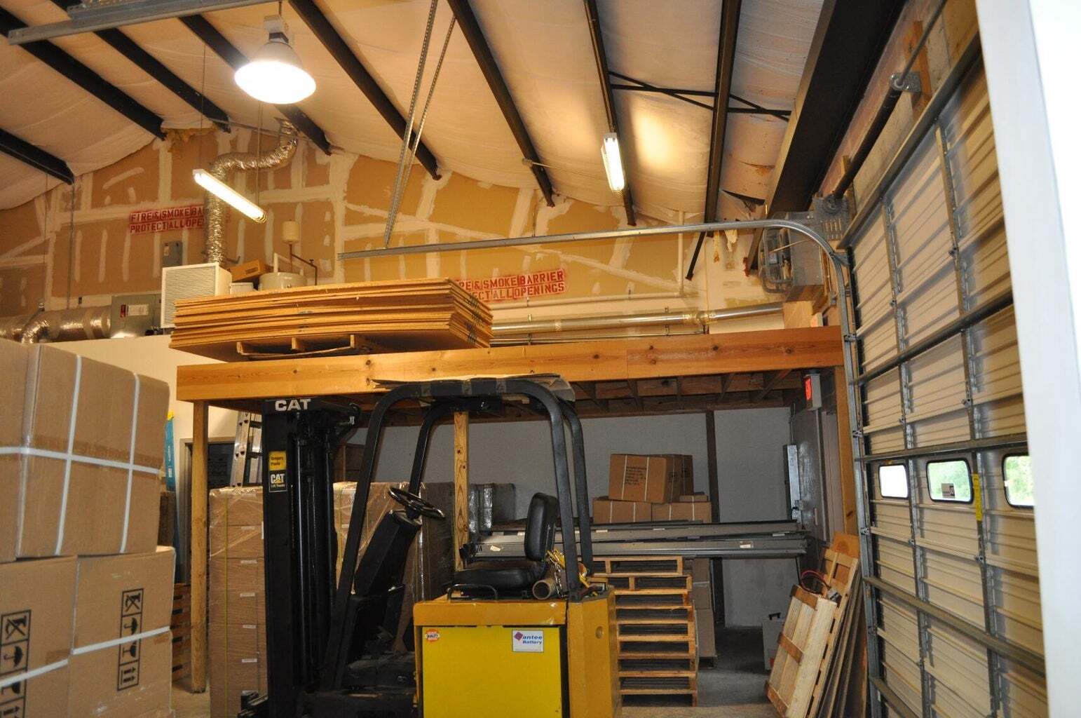 612 Johnnie Dodds Blvd, Mount Pleasant, SC for lease Interior Photo- Image 1 of 5