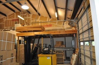 612 Johnnie Dodds Blvd, Mount Pleasant, SC for lease Interior Photo- Image 1 of 5