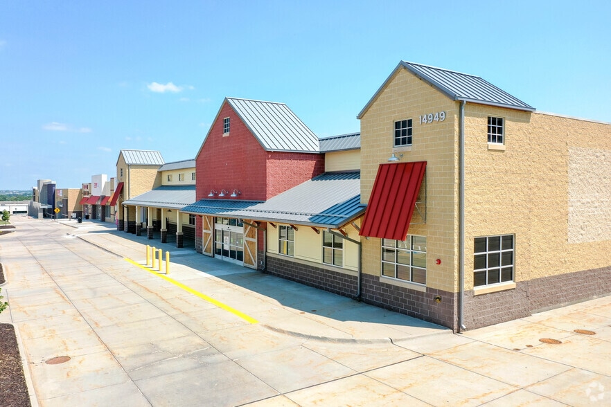 14933-14949 Evans Plz, Omaha, NE for lease - Building Photo - Image 1 of 6