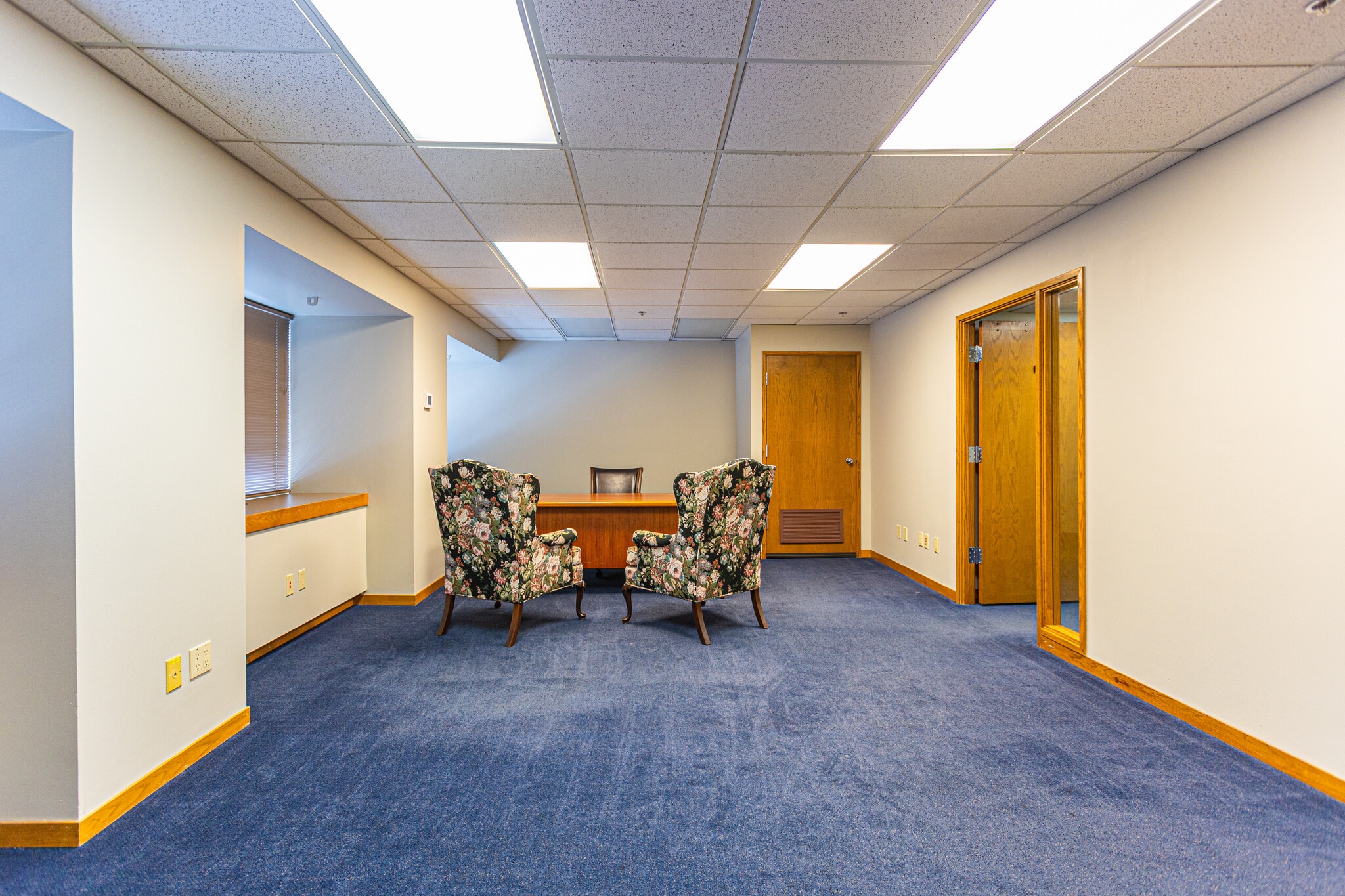 402 E Yakima Ave, Yakima, WA for lease Interior Photo- Image 1 of 4