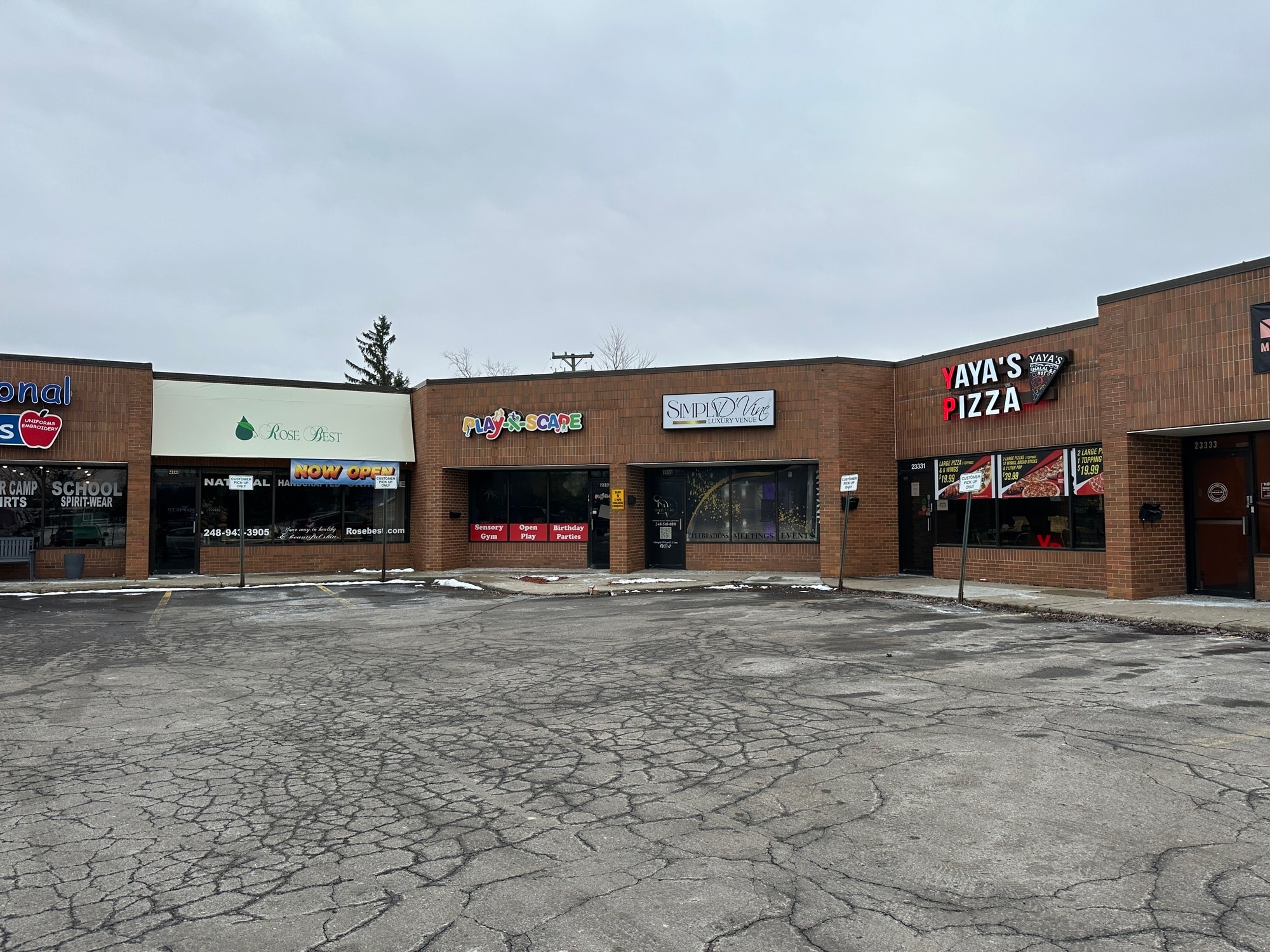 23303-23339 Orchard Lake Rd, Farmington, MI for lease Primary Photo- Image 1 of 6