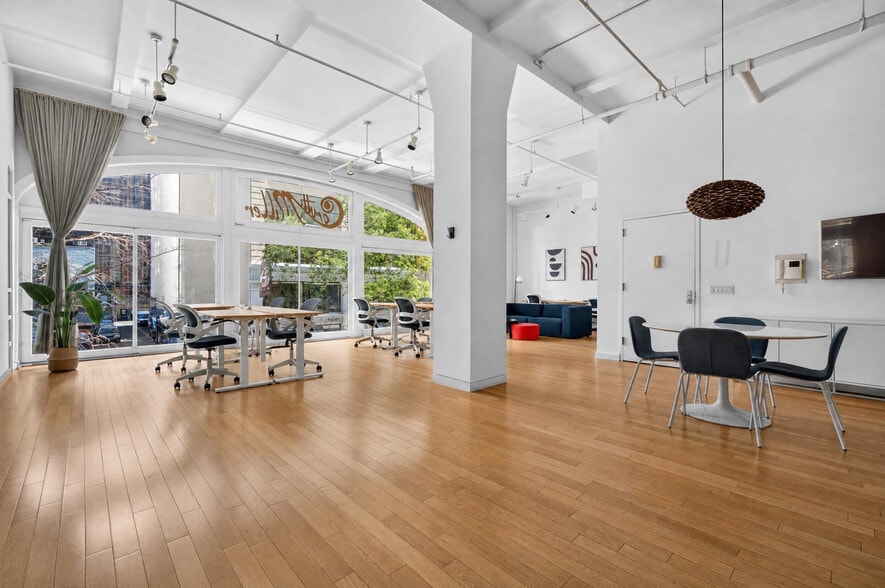 40-42 W 17th St, New York, NY for lease - Building Photo - Image 1 of 15