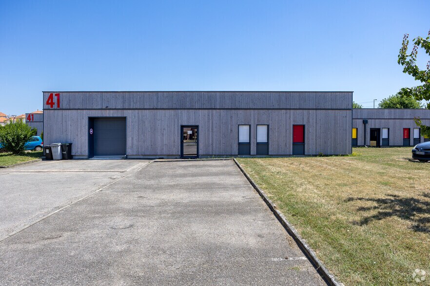 33 Bis Avenue Du Docteur Georges Lévy, Vénissieux à louer - Photo du bâtiment - Image 3 de 3