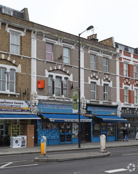 40-42 Amhurst Rd, London for lease - Primary Photo - Image 1 of 3