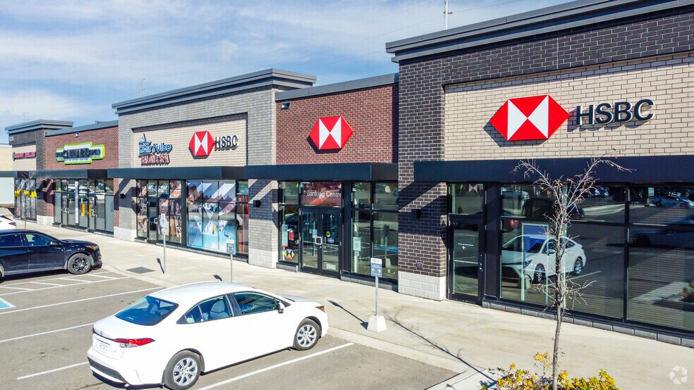 8335 Financial Dr, Brampton, ON à louer - Photo du bâtiment - Image 2 de 4