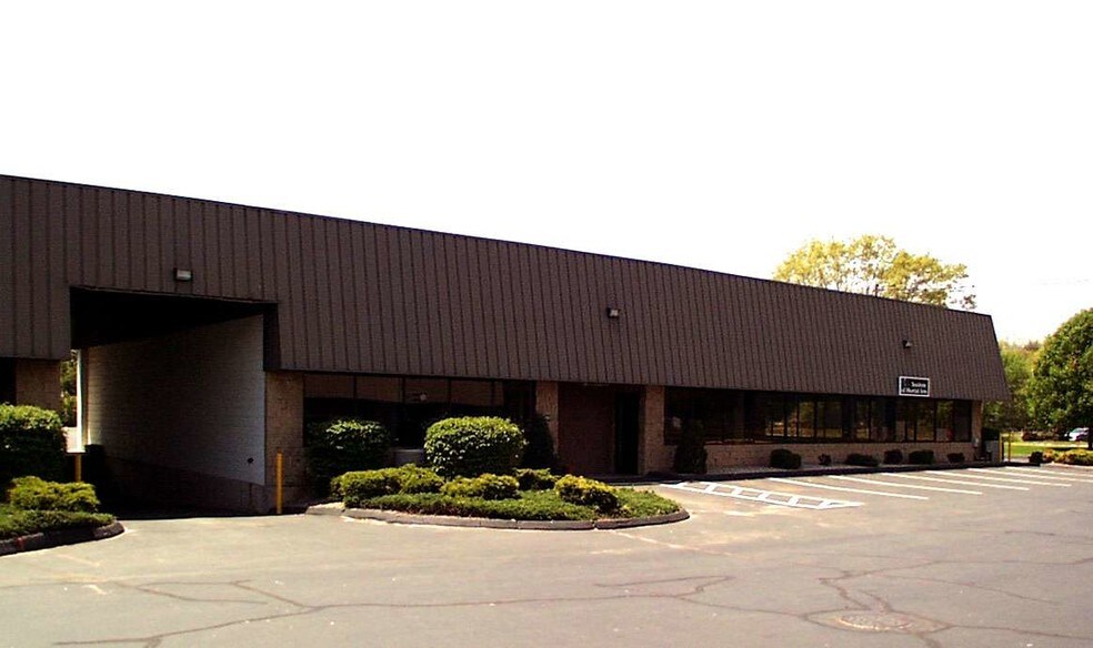 170-212 N Plains Industrial Rd, Wallingford, CT à vendre - Photo du bâtiment - Image 2 de 15