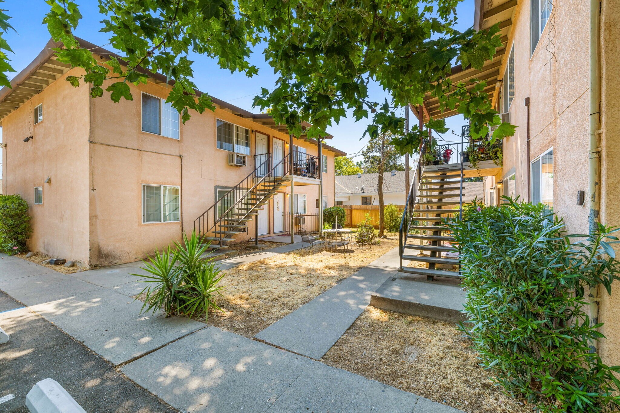 1015 Arcade Blvd, Sacramento, CA à vendre Photo du bâtiment- Image 1 de 1