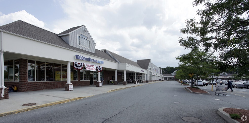 200-296 Garfield Ave, Cranston, RI à louer - Photo du bâtiment - Image 3 de 7