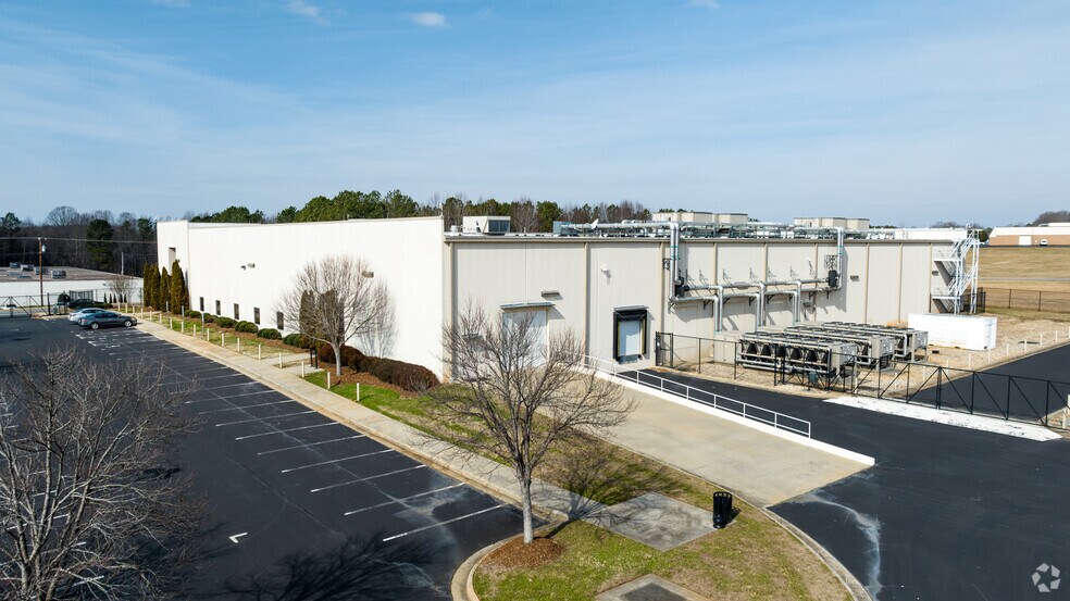 2436 Penny Rd, Claremont, NC à vendre - Photo du bâtiment - Image 2 de 10