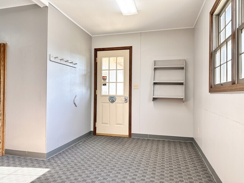 152 E 8th St, Trenton, MO à vendre - Hall d’entrée - Image 3 de 20