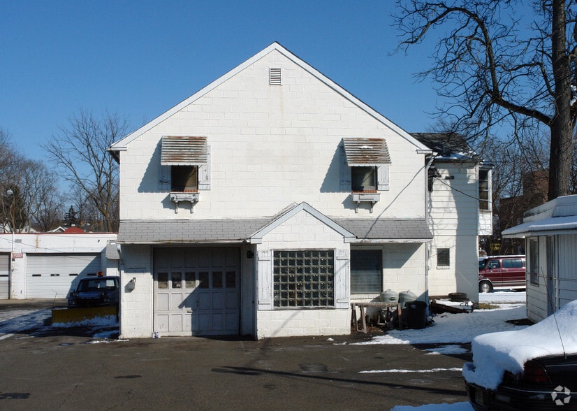 2423 Susquehanna Rd, Abington, PA for sale - Building Photo - Image 2 of 8