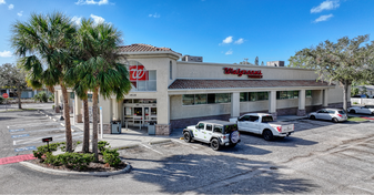 (Former Walgreens) - Services immobiliers commerciaux