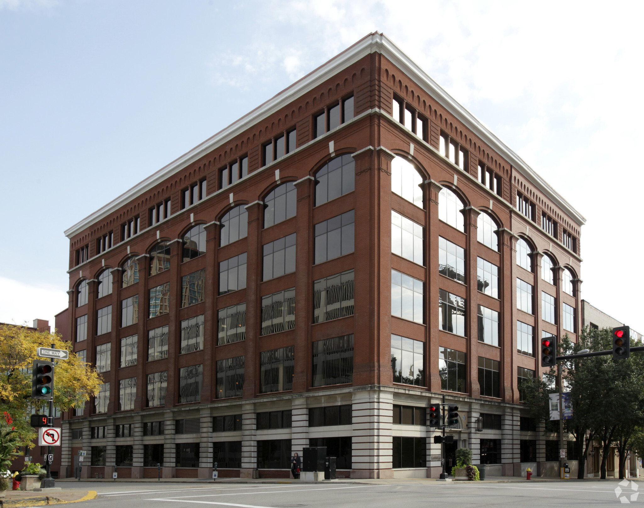 300 S Broadway, Saint Louis, MO for sale Primary Photo- Image 1 of 1