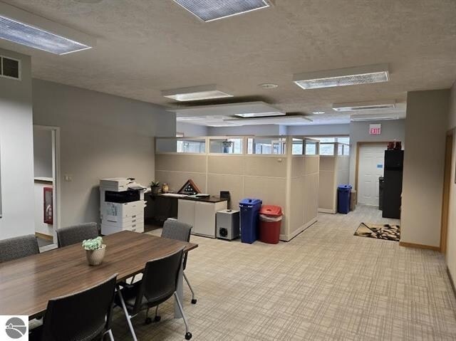 920 S Garfield Ave, Traverse City, MI à vendre - Photo intérieure - Image 3 de 6