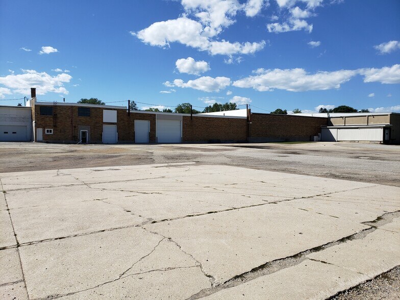 100 Washington St, Fox Lake, WI à louer - Photo du bâtiment - Image 3 de 10