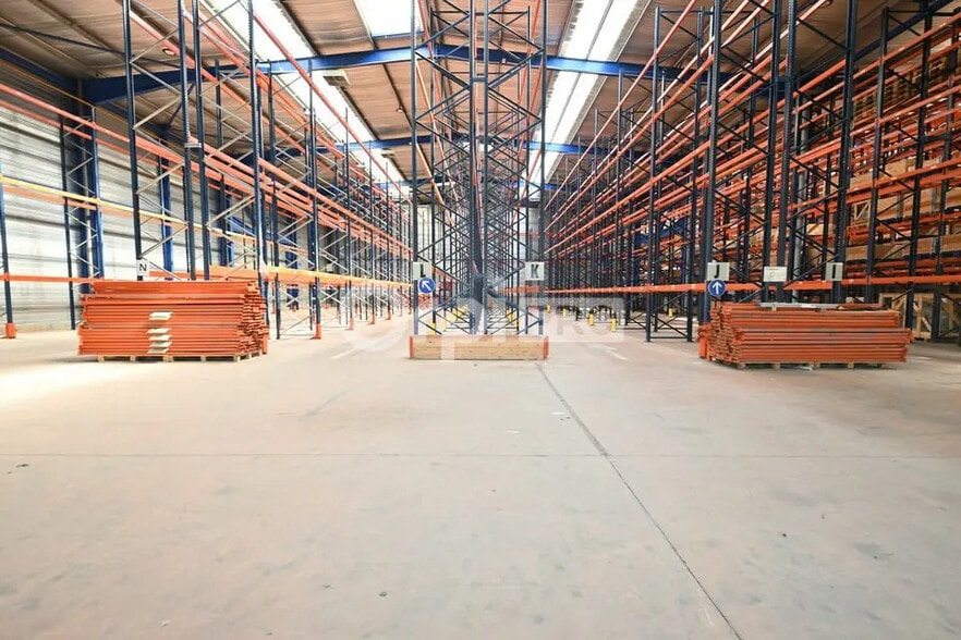 Office in Genas for lease - Building Photo - Image 1 of 8