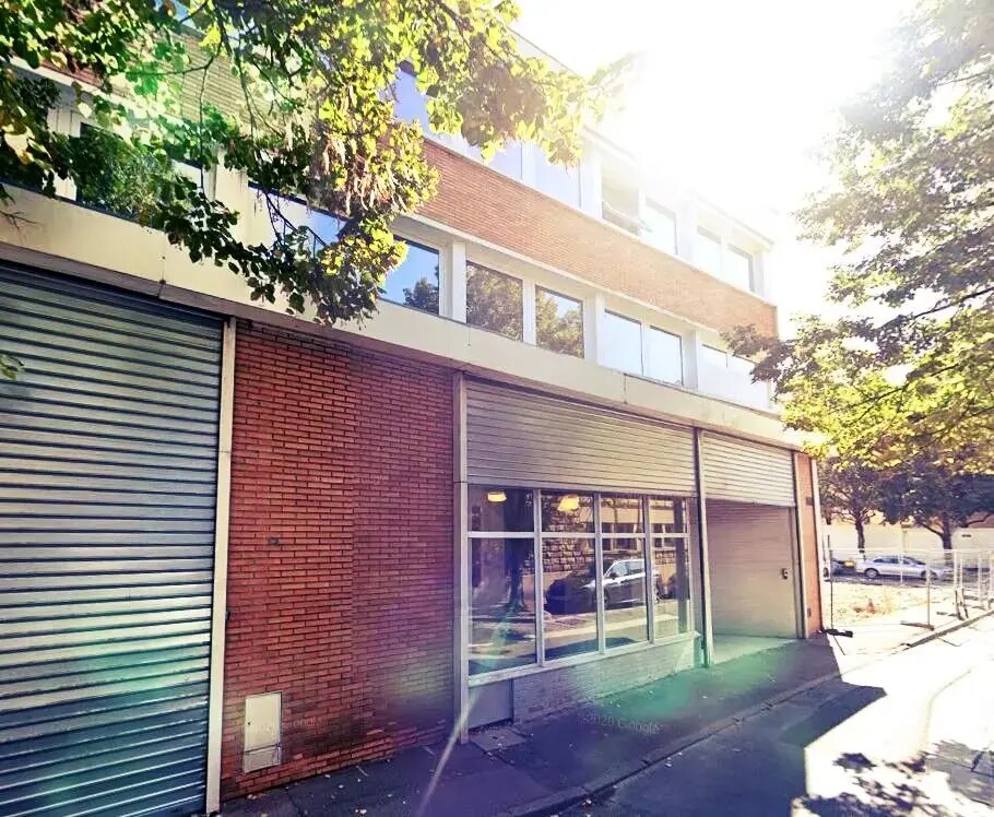 Flex in Saint-Cloud for lease Building Photo- Image 1 of 7