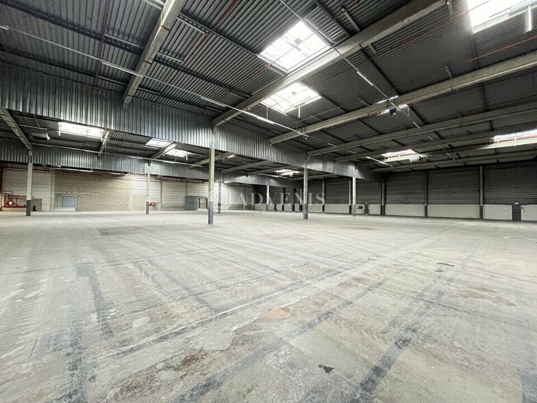Industrial in Fosses for lease - Interior Photo - Image 2 of 10