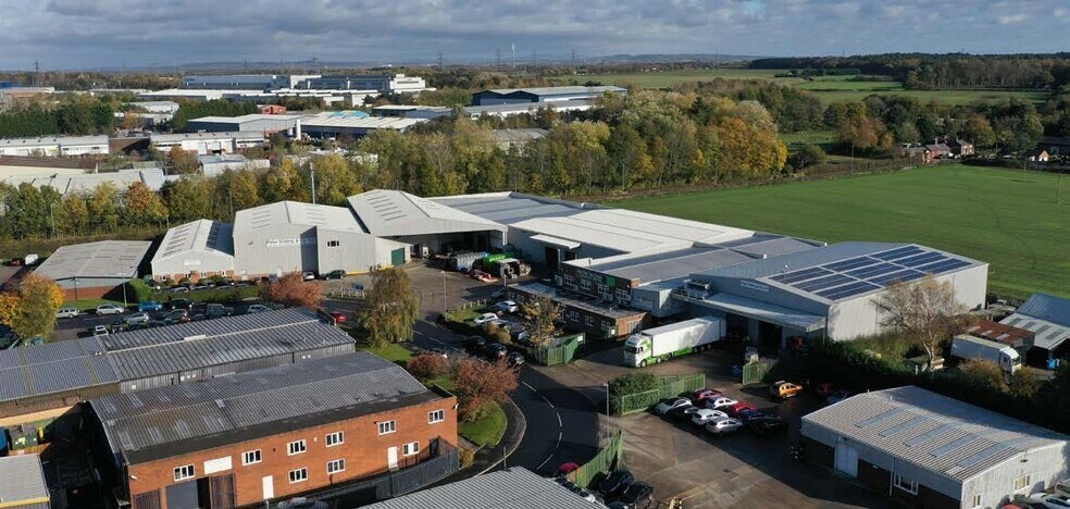 Caddick Rd, Prescot à louer - Photo du bâtiment - Image 3 de 6