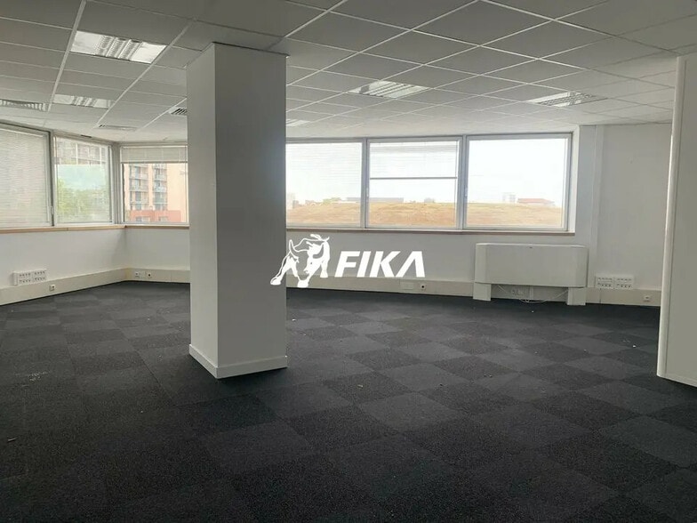 Office in Toulouse for lease - Interior Photo - Image 2 of 10
