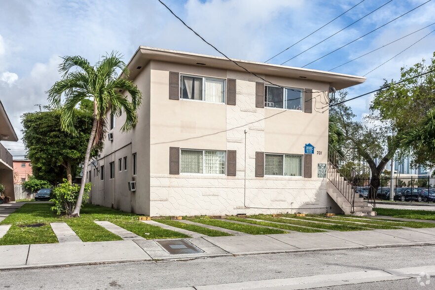 701 SW 5th St, Miami, FL à vendre - Photo du bâtiment - Image 2 de 3