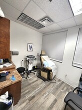 15340 Jog Rd, Delray Beach, FL for lease Interior Photo- Image 2 of 9