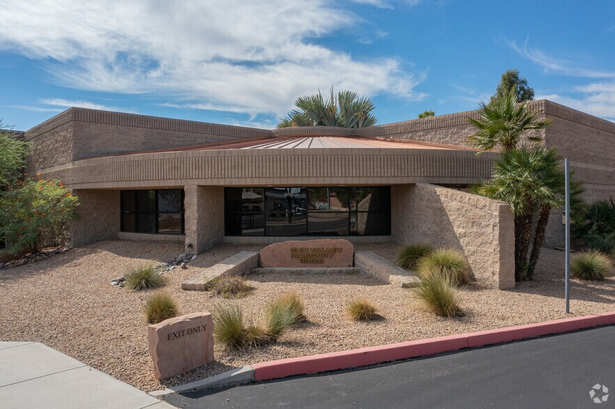 10828 N Cave Creek Rd, Phoenix, AZ à vendre - Photo du bâtiment - Image 3 de 4
