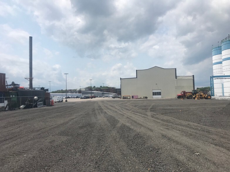 125 E Howard St, Quincy, MA à louer - Photo du bâtiment - Image 3 de 4