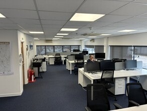 Trafalgar Way, Bar Hill for lease Interior Photo- Image 2 of 4