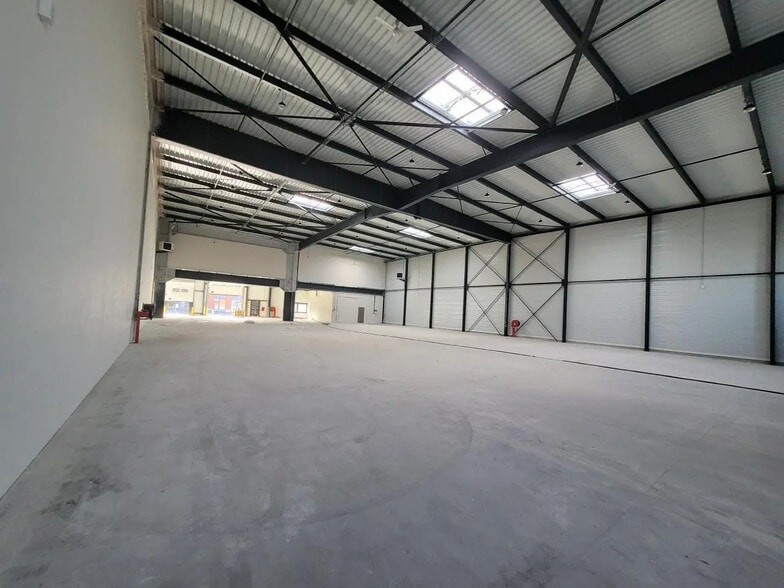 Bureau dans SAINT-OUEN-L'AUMONE à louer - Photo intérieure - Image 3 de 16