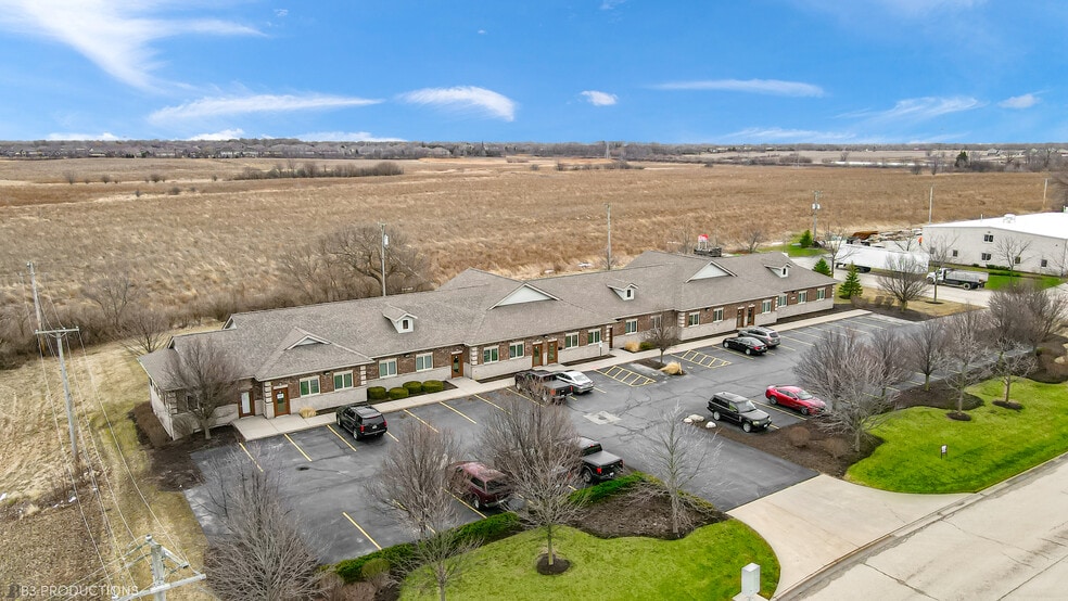 12410 W Horseshoe Dr, New Lenox, IL for lease - Building Photo - Image 2 of 3