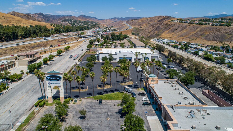 31970 Castaic Rd, Castaic, CA à vendre - Photo du bâtiment - Image 1 de 16